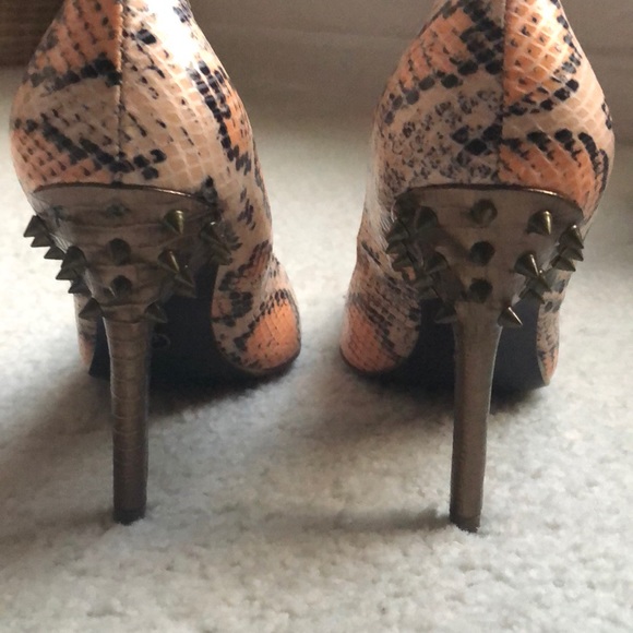 Rachel by Rachel Roy Studded snakeskin heels. - Picture 5 of 8